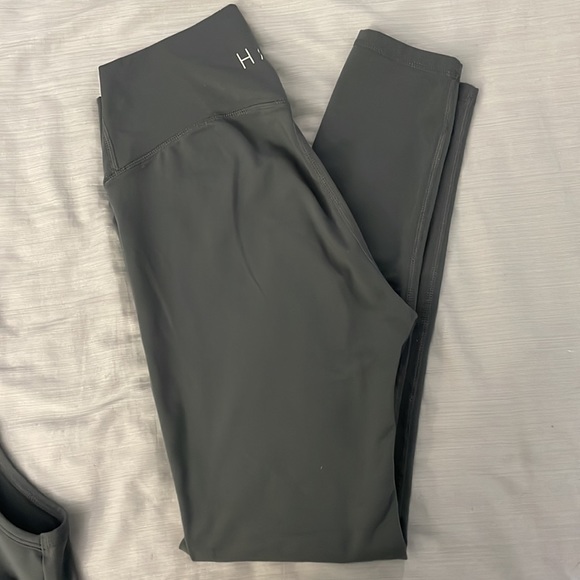 Halio set in grey - Picture 2 of 5